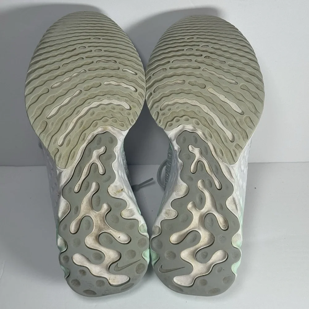 Nike Women's React Infinity Run Flyknit‎ 3 Running Shoes, Grey/Mint, Size 8